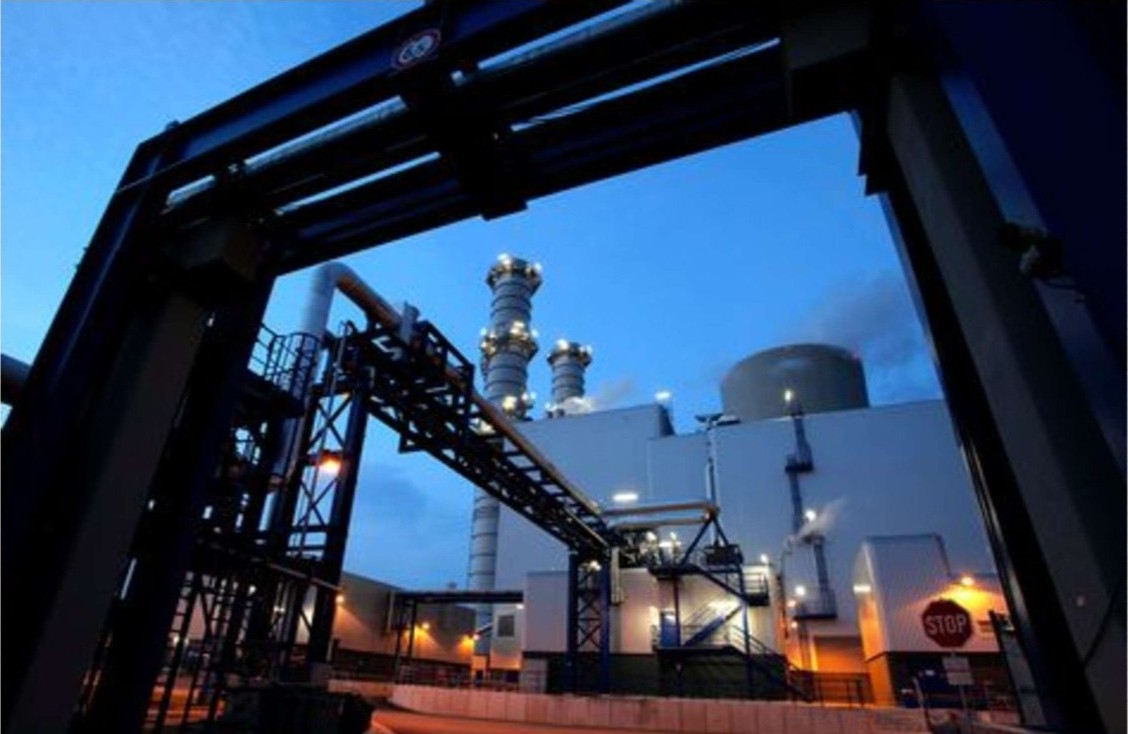 Yaroslavl refinery at night