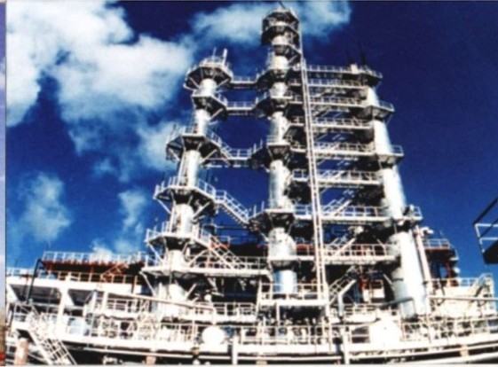 Refinery columns